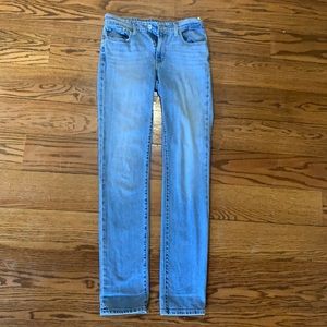 Levi’s light washed 712 slim. Size 27